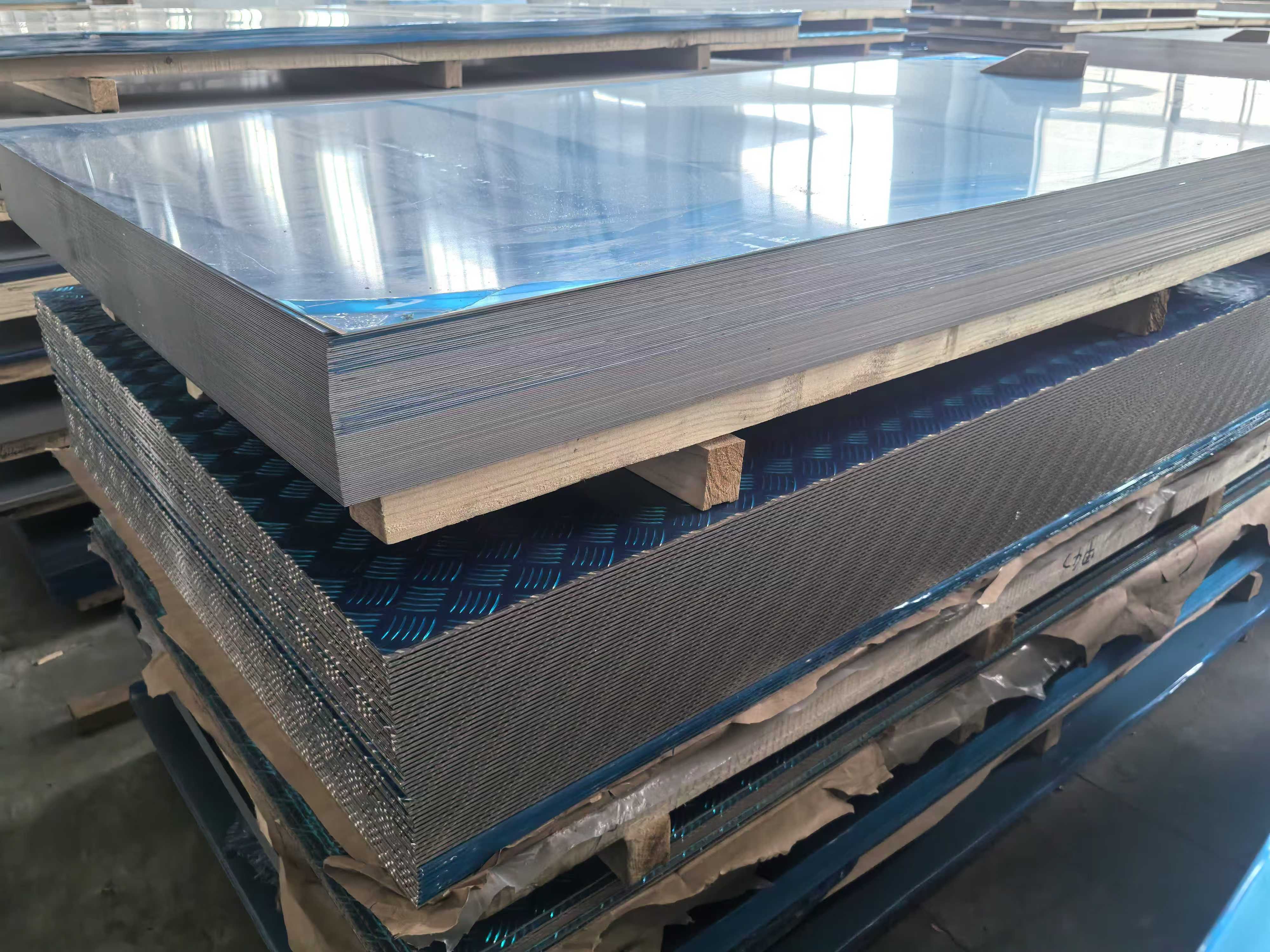 mais recente caso da empresa sobre Chapa de Aço Inoxidável Exportada para os Emirados Árabes Unidos para Aplicações Decorativas